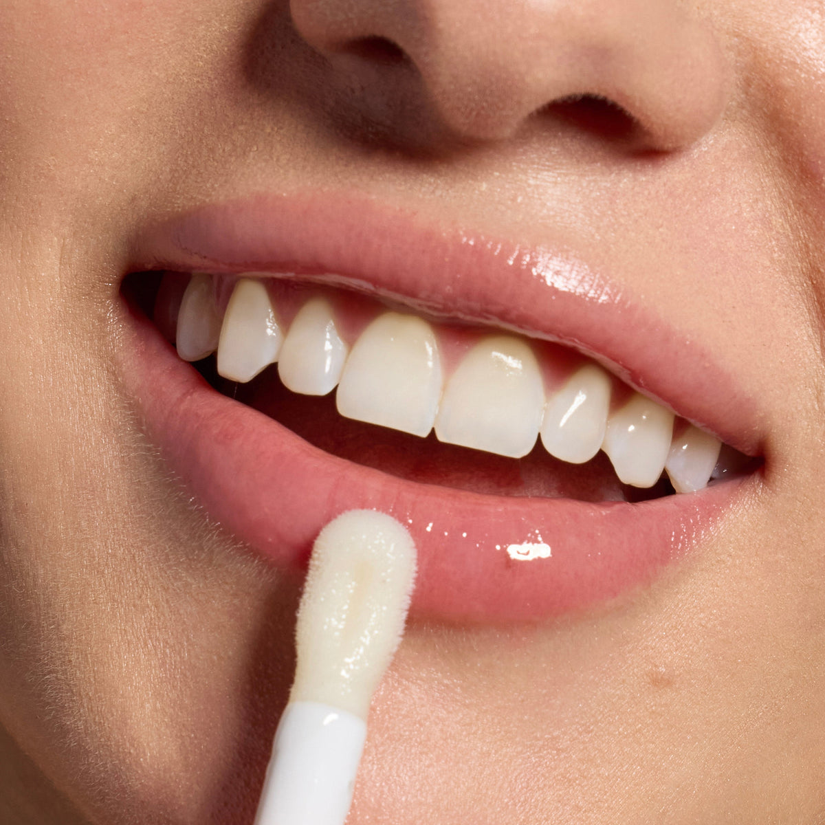 Vanilla Hydrating Glossy Lip Oil